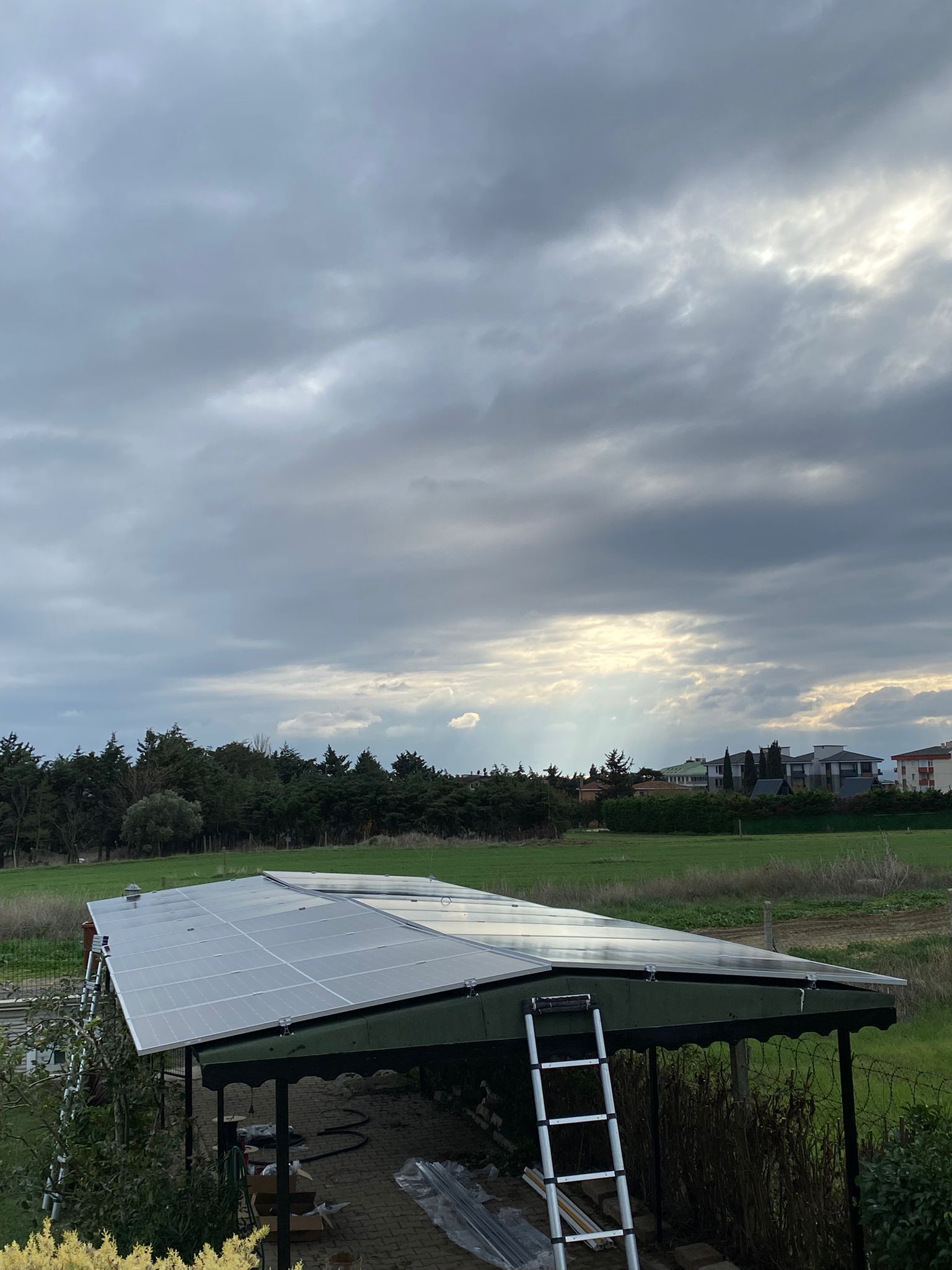 Kırsal alanda çatı üzeri güneş paneli sistemi - Solanka Enerji